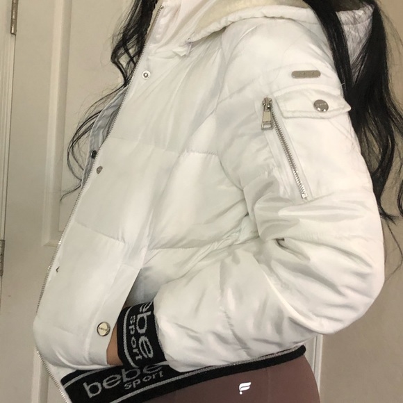BEBE WHITE PUFFER JACKET SZ SMALL - Picture 4 of 7